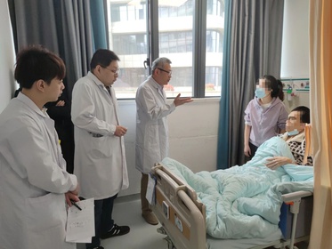 110天生命拉锯战！肝硬化巨脾栓塞危重患者在华山医院福建医院重获新生