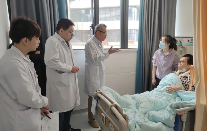 110天生命拉锯战！肝硬化巨脾栓塞危重患者在华山医院福建医院重获新生