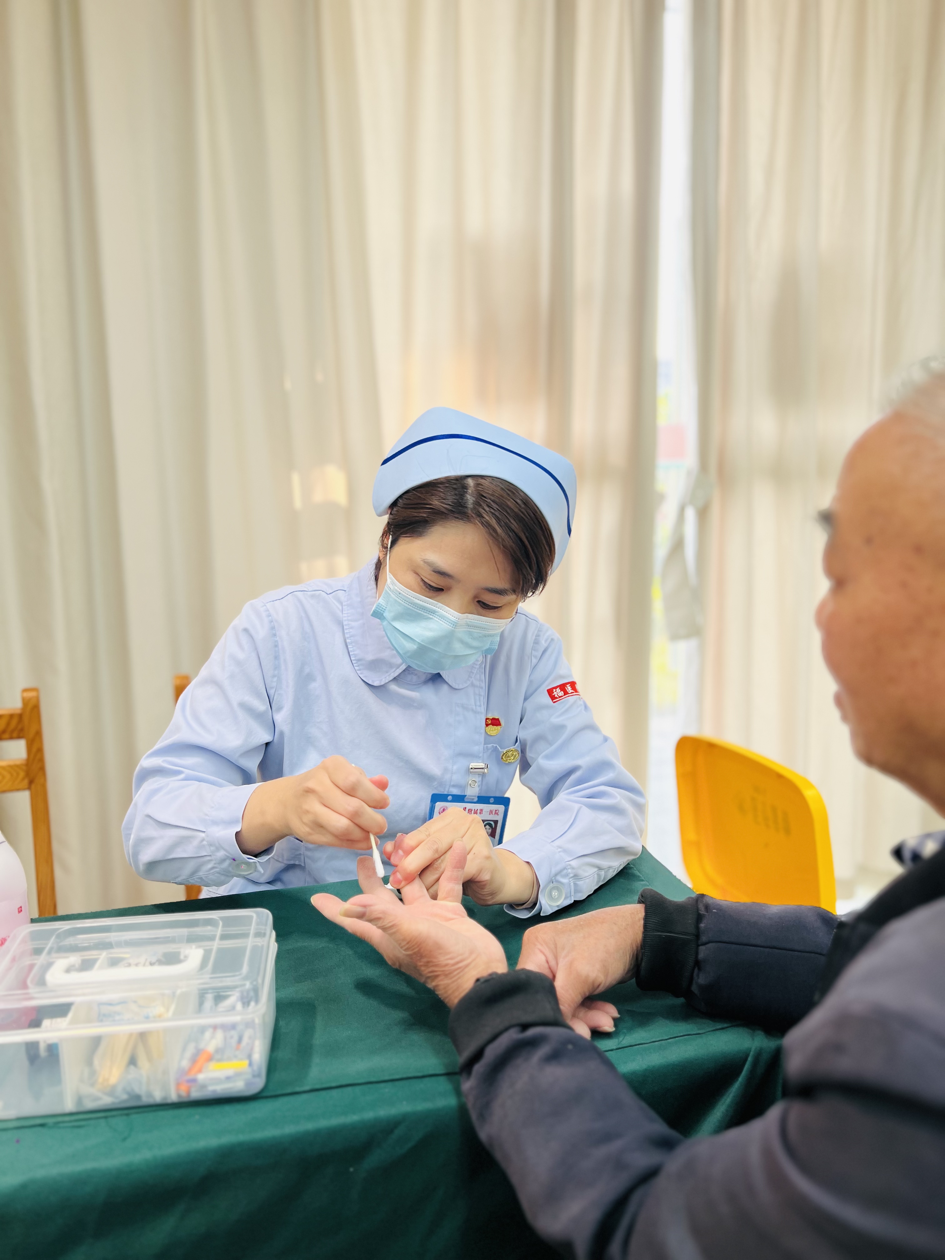 汇聚志愿力量 共筑健康生活——我院与福州市社会福利院联合开展主题党日活动