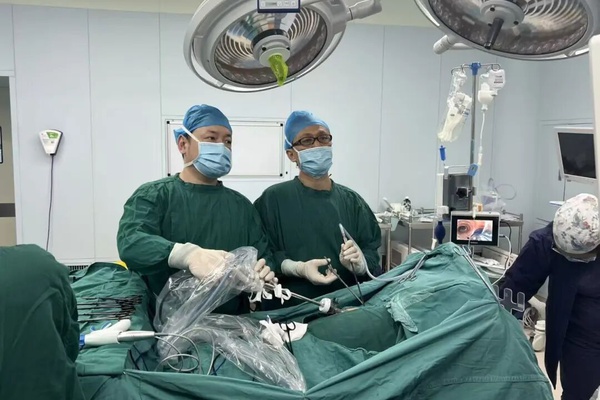 全省首例！华山医院福建医院多学科协作突破肺结节诊疗技术，开启无痛舒适化精准医疗新模式