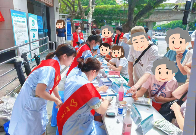 党建引领科普惠民 守护居民肝脏健康 ——福建医科大学附属第一医院肝病中心肝内科党支部走进新港街道开展世界肝炎日义诊科普活动