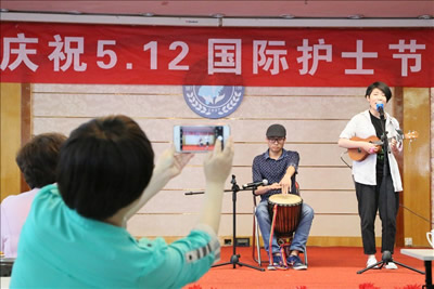 聚焦护理质量安全　倡导护患人文关怀  借高水平医院建设　做可持续护理发展--记福建医科大学附属第一医院2017年5.12国际护士节庆祝大会