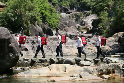 平战结合 常备不懈——我院省级紧急医学救援三队开展自然灾害应急救援演练 平战结合 常备不懈——我院省级紧急医学救援三队开展自然灾害应急救援演练