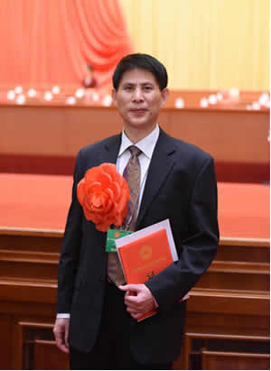 我院徐国兴、李笃妙两位教授分别荣获“全国侨联系统先进个人”和“中国侨界杰出人物提名奖” 我院徐国兴、李笃妙两位教授分别荣获“全国侨联系统先进个人”和“中国侨界杰出人物提名奖”