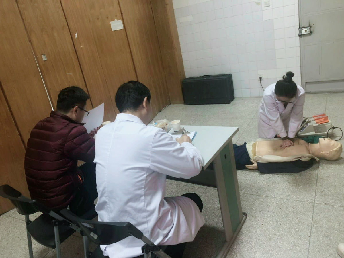 第一临床医学院开展2017级硕士生中期考核 第一临床医学院开展2017级硕士生中期考核