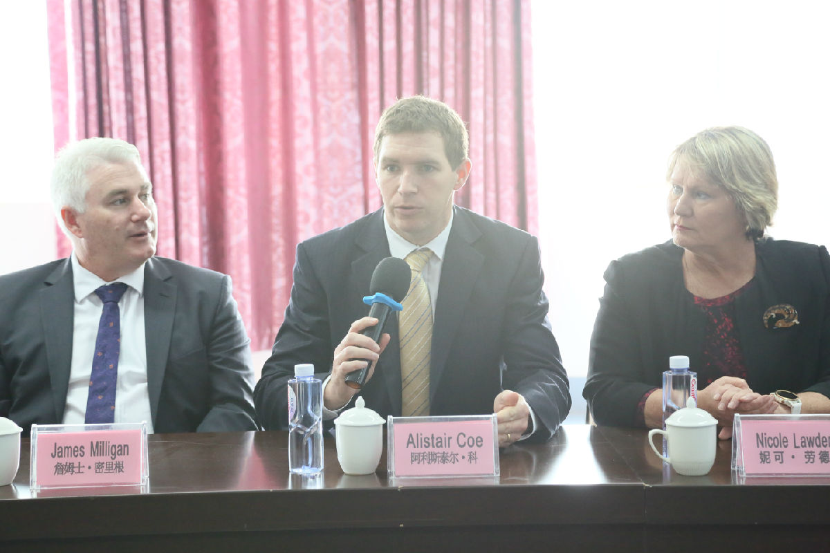 澳大利亚议员一行参访我院康复医院和护养中心 澳大利亚议员一行参访我院康复医院和护养中心