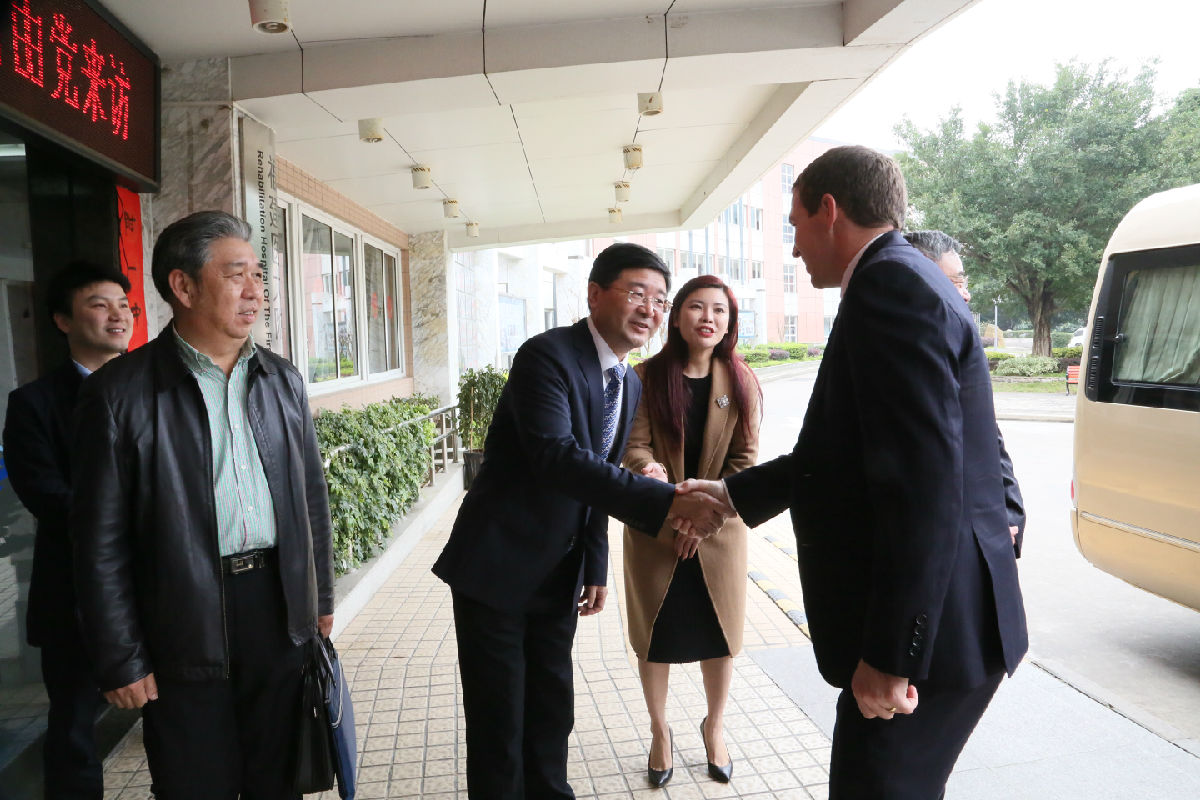 澳大利亚议员一行参访我院康复医院和护养中心 澳大利亚议员一行参访我院康复医院和护养中心