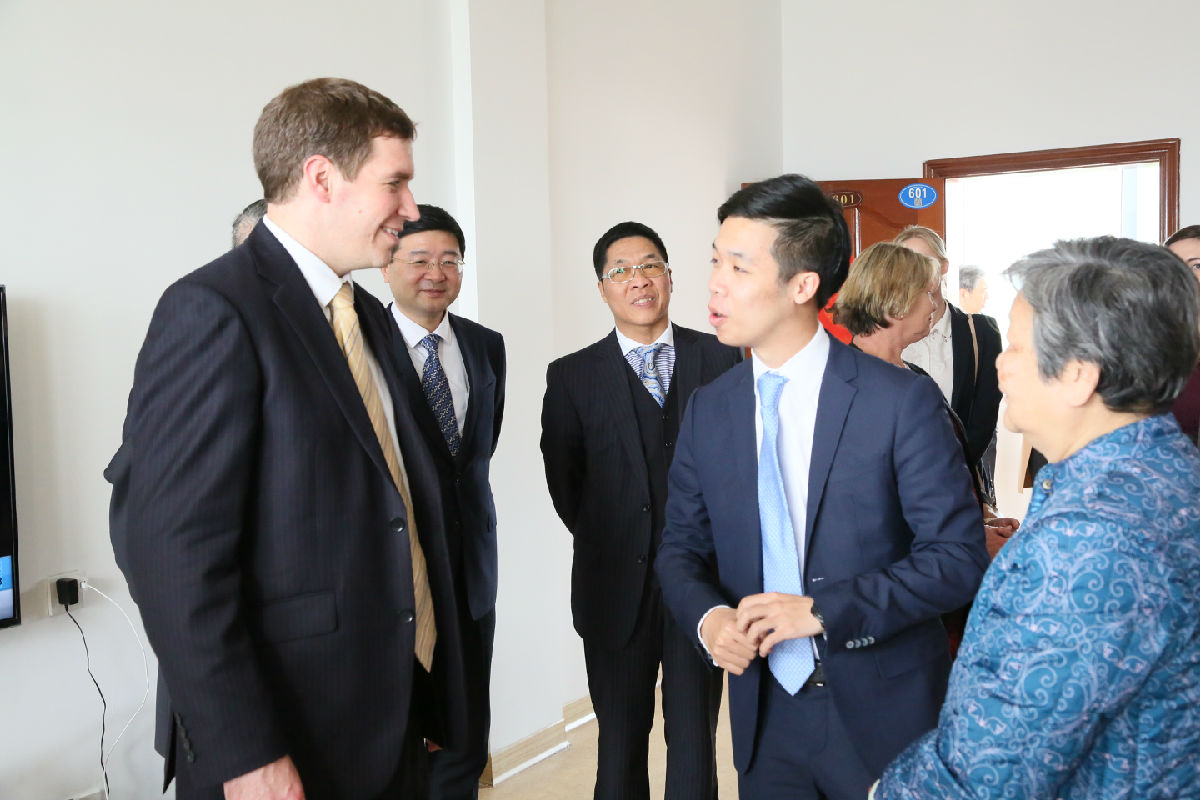 澳大利亚议员一行参访我院康复医院和护养中心 澳大利亚议员一行参访我院康复医院和护养中心