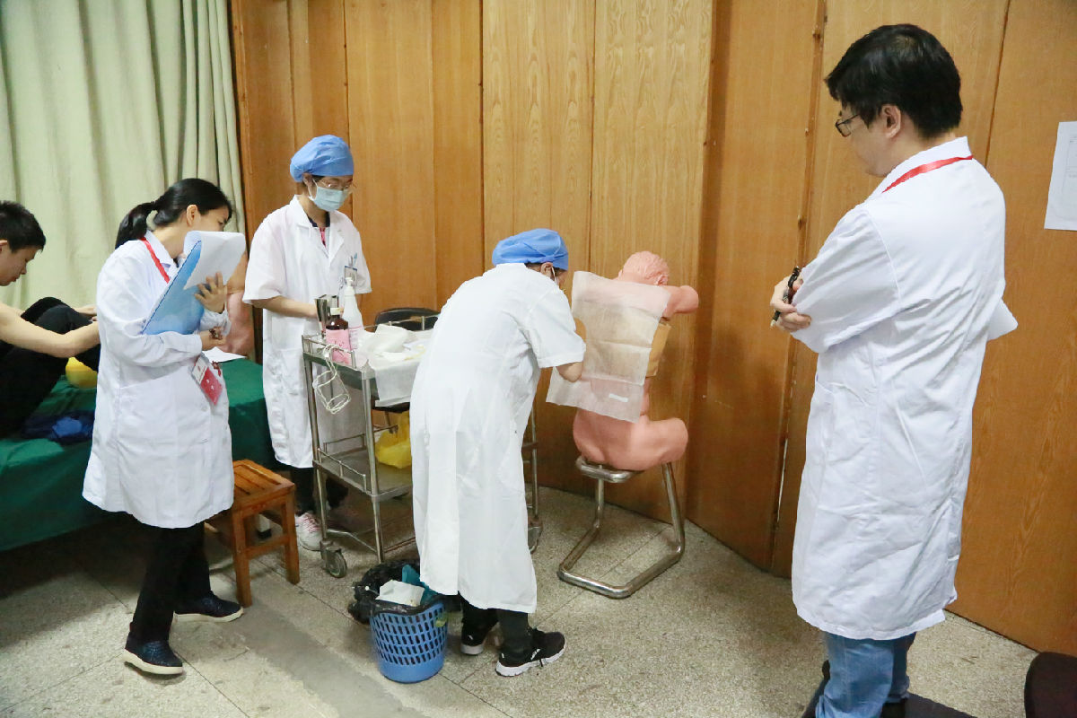 第一临床医学院举办第十六届临床知识技能竞赛 第一临床医学院举办第十六届临床知识技能竞赛