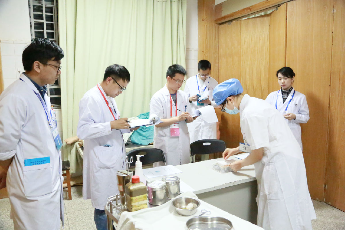 第一临床医学院举办第十六届临床知识技能竞赛 第一临床医学院举办第十六届临床知识技能竞赛