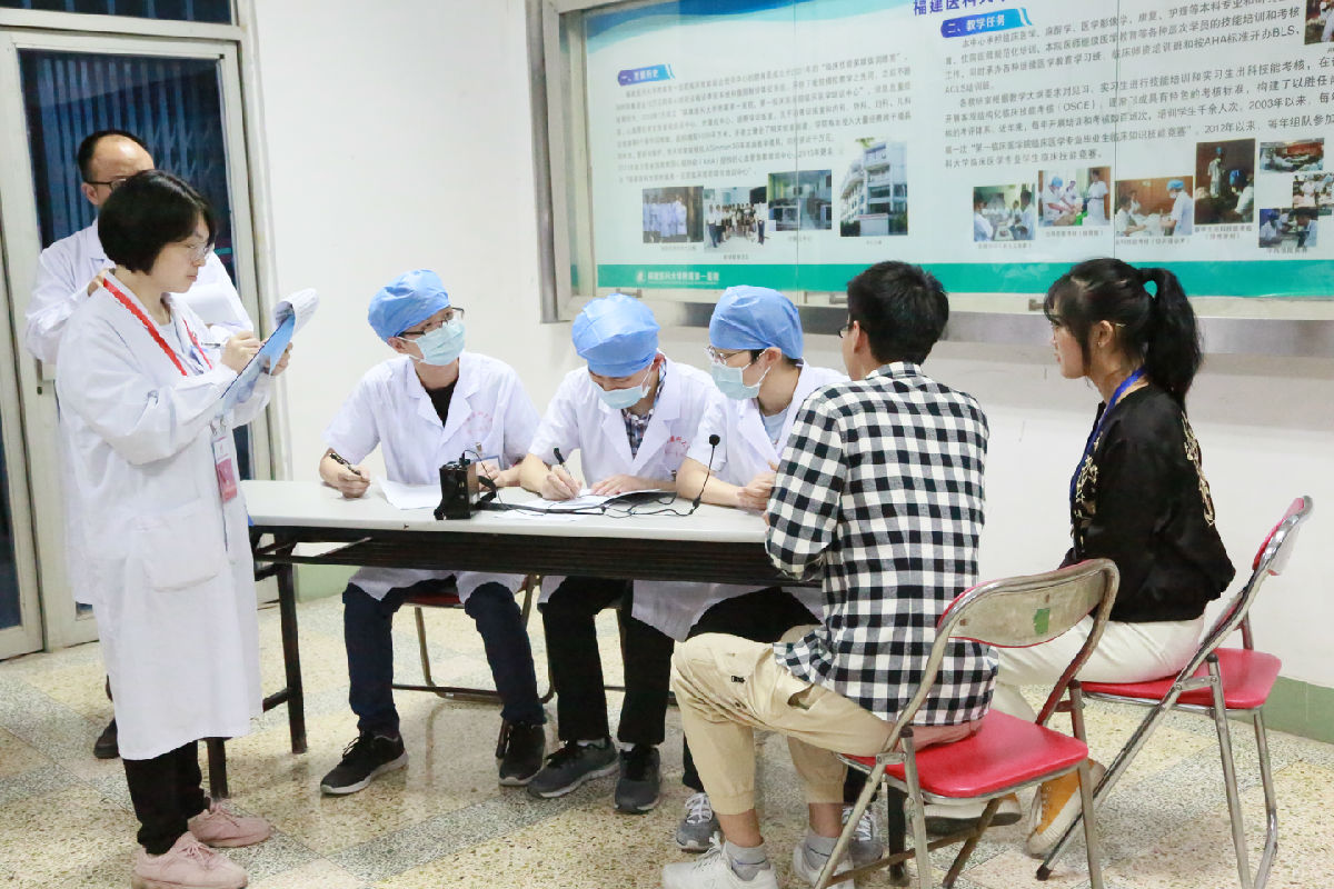 第一临床医学院举办第十六届临床知识技能竞赛 第一临床医学院举办第十六届临床知识技能竞赛