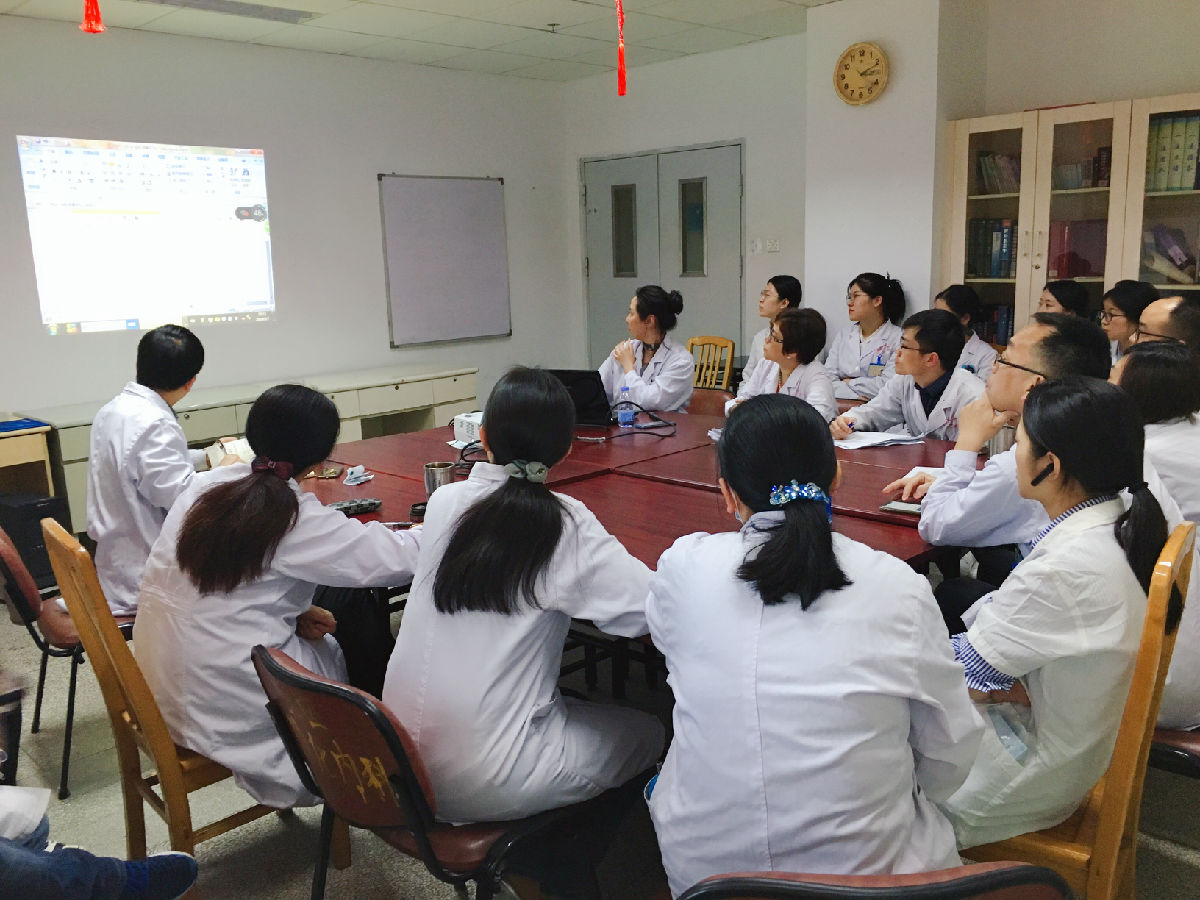 学习新理念 把握新风向 开启新篇章 ——消化内科开展学习“DRGs及规范化病案首页填写” 学习新理念 把握新风向 开启新篇章 ——消化内科开展学习“DRGs及规范化病案首页填写”