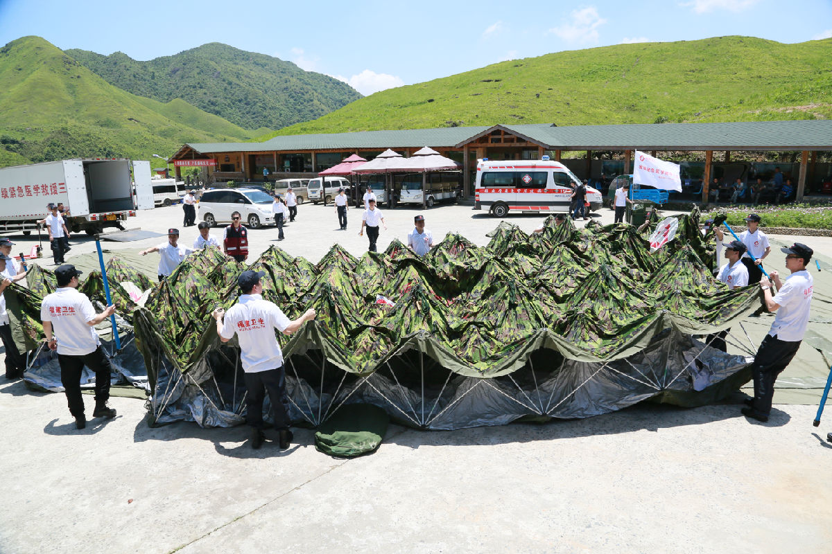 演练即实战!福建省野外条件下的急诊手术实操练习 在省级紧急医学救援三队上演 演练即实战!福建省野外条件下的急诊手术实操练习 在省级紧急医学救援三队上演