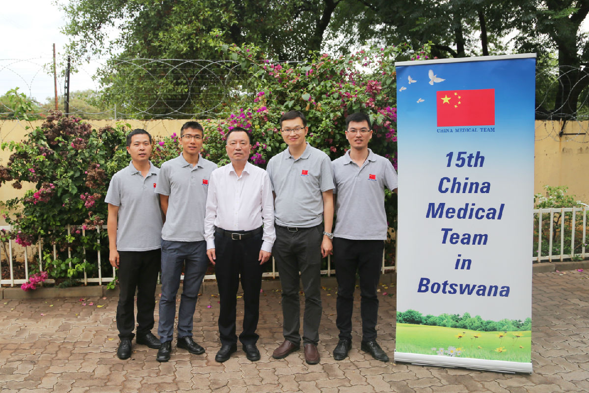 不忘初心 不负使命 用仁爱架起中非友谊桥梁 ——我院党委书记林章雅教授远赴非洲慰问援博医疗队 不忘初心 不负使命 用仁爱架起中非友谊桥梁 ——我院党委书记林章雅教授远赴非洲慰问援博医疗队