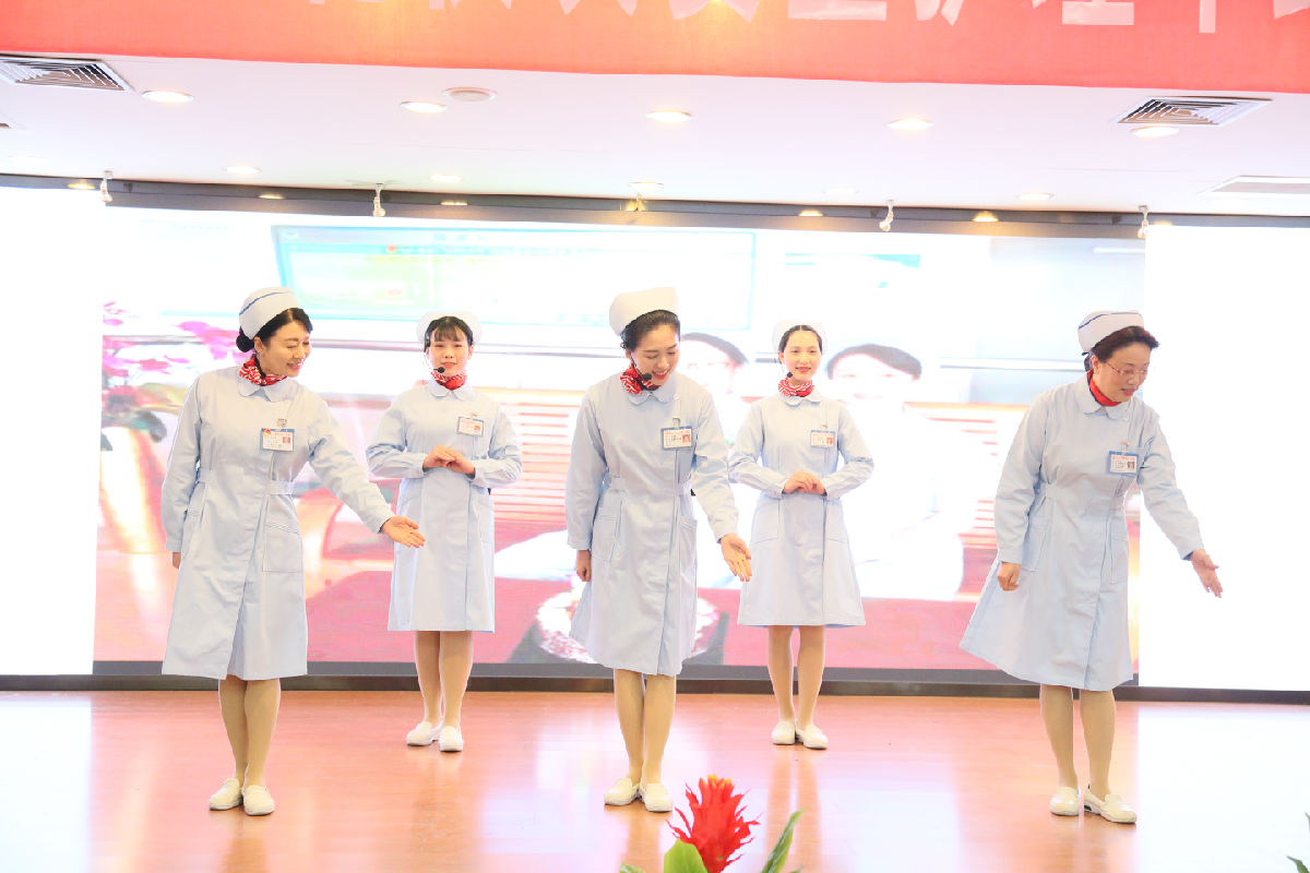 塑职业形象 促学科发展 创满意医院——护理部召开“2019年护士职业礼仪决赛暨护理年终表彰大会” 塑职业形象 促学科发展 创满意医院——护理部召开“2019年护士职业礼仪决赛暨护理年终表彰大会”