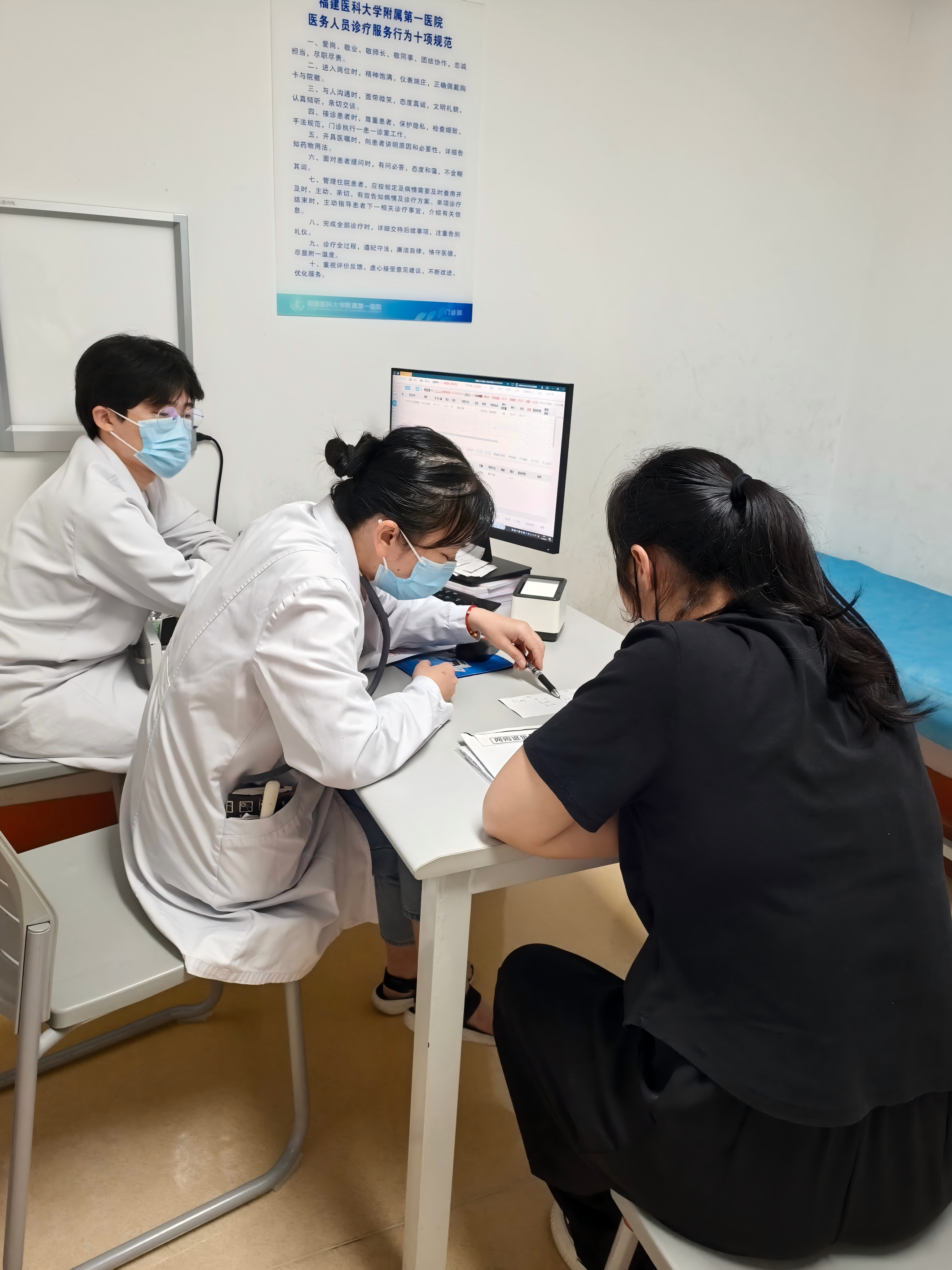 五天五个主题,医生药师联合守护儿童健康 ——福医附一医院儿科儿童安全用药科普暨义诊周圆满结束 五天五个主题,医生药师联合守护儿童健康 ——福医附一医院儿科儿童安全用药科普暨义诊周圆满结束