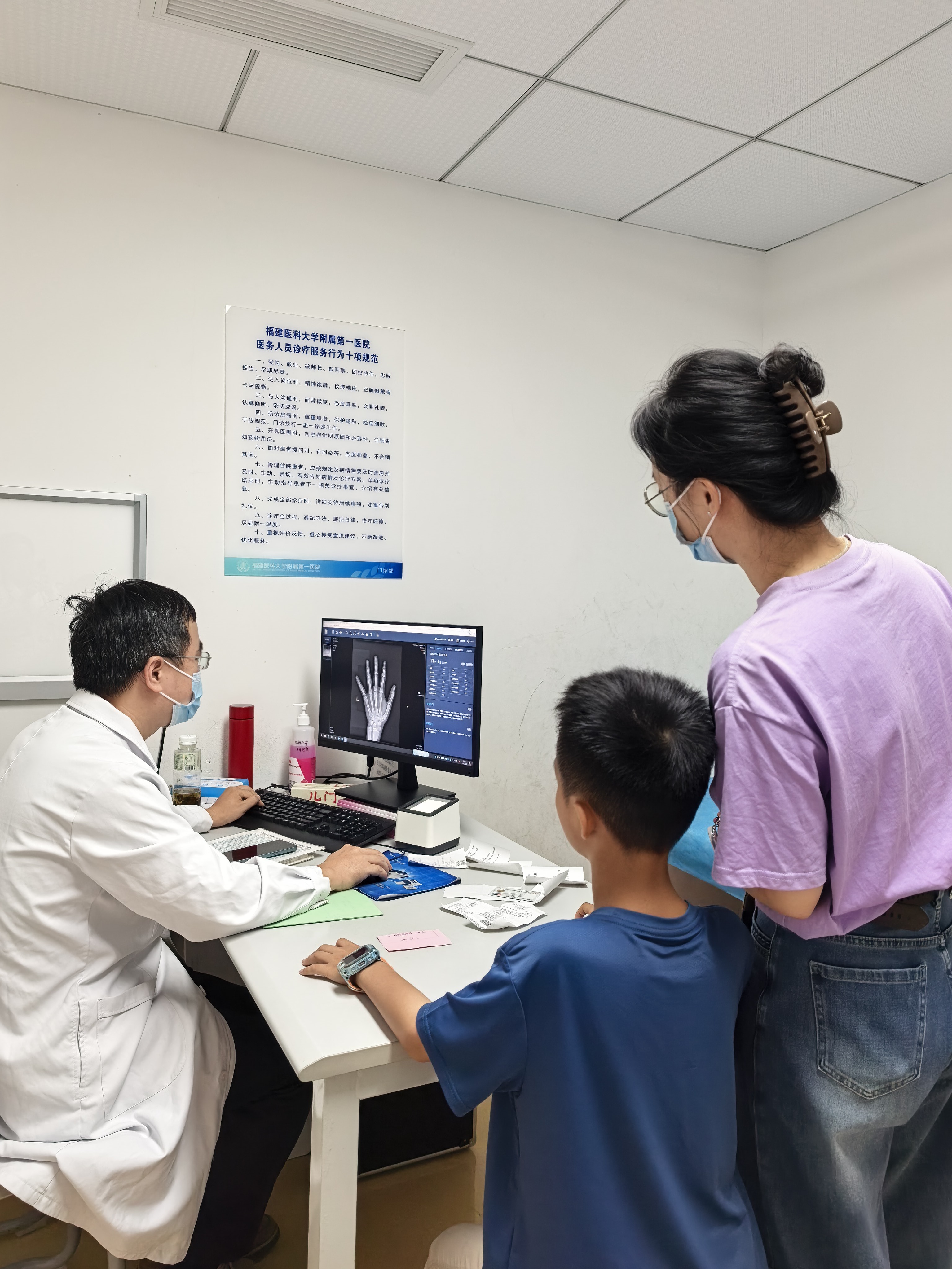 五天五个主题,医生药师联合守护儿童健康 ——福医附一医院儿科儿童安全用药科普暨义诊周圆满结束 五天五个主题,医生药师联合守护儿童健康 ——福医附一医院儿科儿童安全用药科普暨义诊周圆满结束