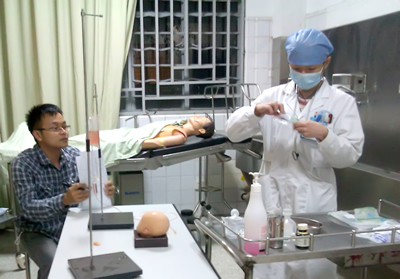 第一临床学院临床技能竞赛七年制班级选拔赛顺利举行 第一临床学院临床技能竞赛七年制班级选拔赛顺利举行