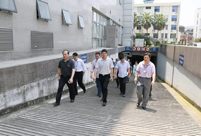 福建省卫生计生委林圣魁副主任一行到我院视察防汛备汛工作 福建省卫生计生委林圣魁副主任一行到我院视察防汛备汛工作