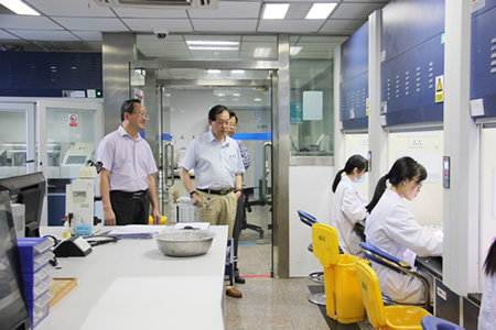 国家级病理学家莅临我院参观指导 国家级病理学家莅临我院参观指导