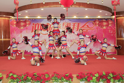 把酒当歌歌盛世  闻鸡起舞舞新春--我院举办2017年新春团拜会