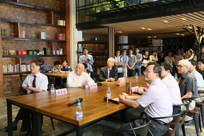 无影灯下的手术刀闪闪发光　显微镜下的病理人默默无闻--《中国病理人的足迹》走进福建 探寻我院两位老病理人的一生