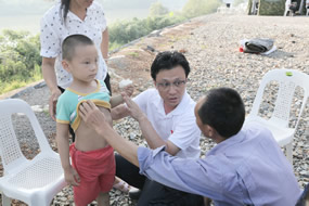 三伏酷暑战高温  应急救援练“强兵”--我院省级紧急医学救援三队开展自然灾害应急救援演练