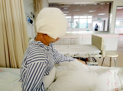 “顶着‘墨鱼脑袋’靠触觉生活22年”追踪--闽清小伙彻底告别“墨鱼头”