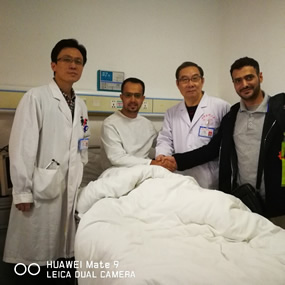 也门手汗症患者万里求医我院胸外科专家手到病除