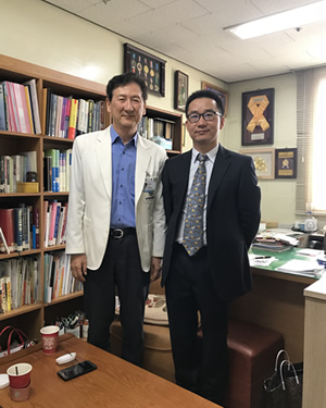 福建医大附一医院整形外科王美水主任医师在韩国大邱加图立大学医学中心(DCUMC)成功开展该院首例小耳症Nagata法耳再造手术