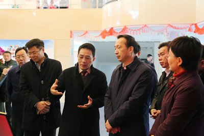 春节慰问暖人心  护养院内显温情——李德金副省长一行莅临护养中心慰问长者