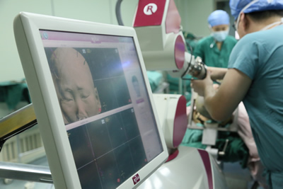 福建首台、全国第六台ROSA机器人落户附一医院,已成功连续开展手术 福建首台、全国第六台ROSA机器人落户附一医院,已成功连续开展手术