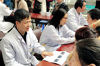 改善医疗服务  关爱女性乳腺健康——我院举办国际劳动妇女节关爱女性乳腺健康大型义诊活动