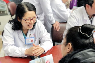 改善医疗服务  关爱女性乳腺健康——我院举办国际劳动妇女节关爱女性乳腺健康大型义诊活动