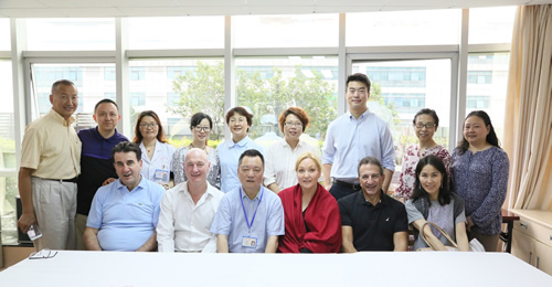 国际妇科腔镜学会专家一行到我院参观走访 国际妇科腔镜学会专家一行到我院参观走访