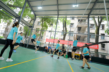 我院举办首届职工气排球团体赛 我院举办首届职工气排球团体赛