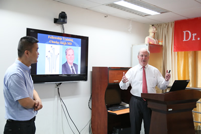 美国知名关节外科专家William Griffin教授访问我院 美国知名关节外科专家William Griffin教授访问我院