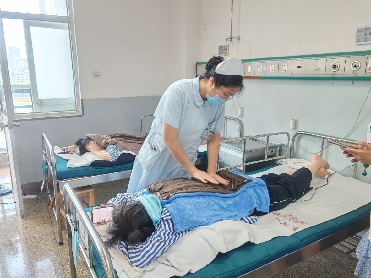 我院举办中医三伏灸麻醉科医护专场 我院举办中医三伏灸麻醉科医护专场